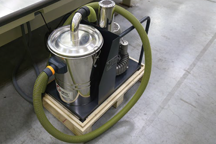 富怡全自動(dòng)旋轉(zhuǎn)機(jī)頭沖繡縫一體機(jī)(輕型6沖刀＋9色繡花+旋轉(zhuǎn)縫紉)